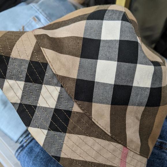 Burberry Reversible Bucket Hat Plaid British Tan Red Script - Picture 2 of 12